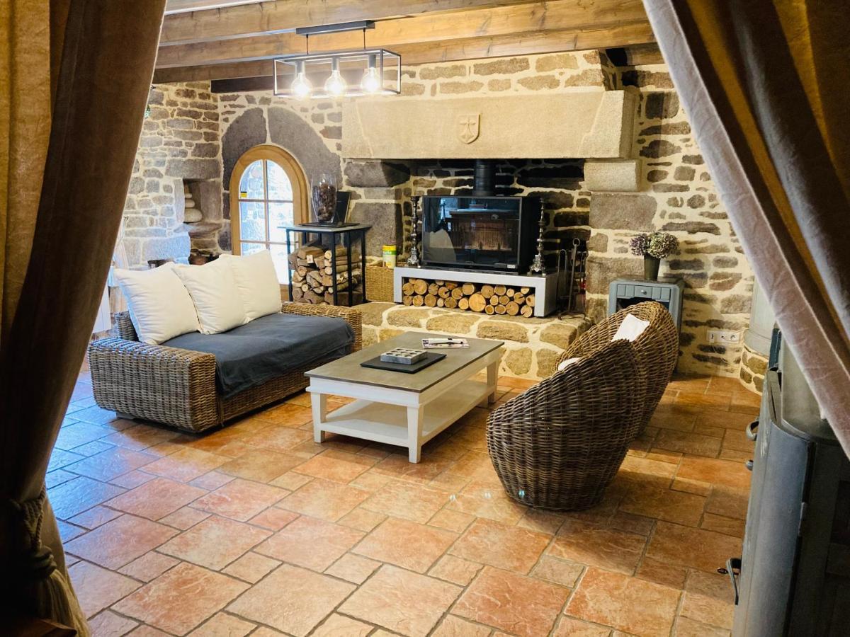 Maison De Caractere Datant De 1739 Quistinic Exterior foto